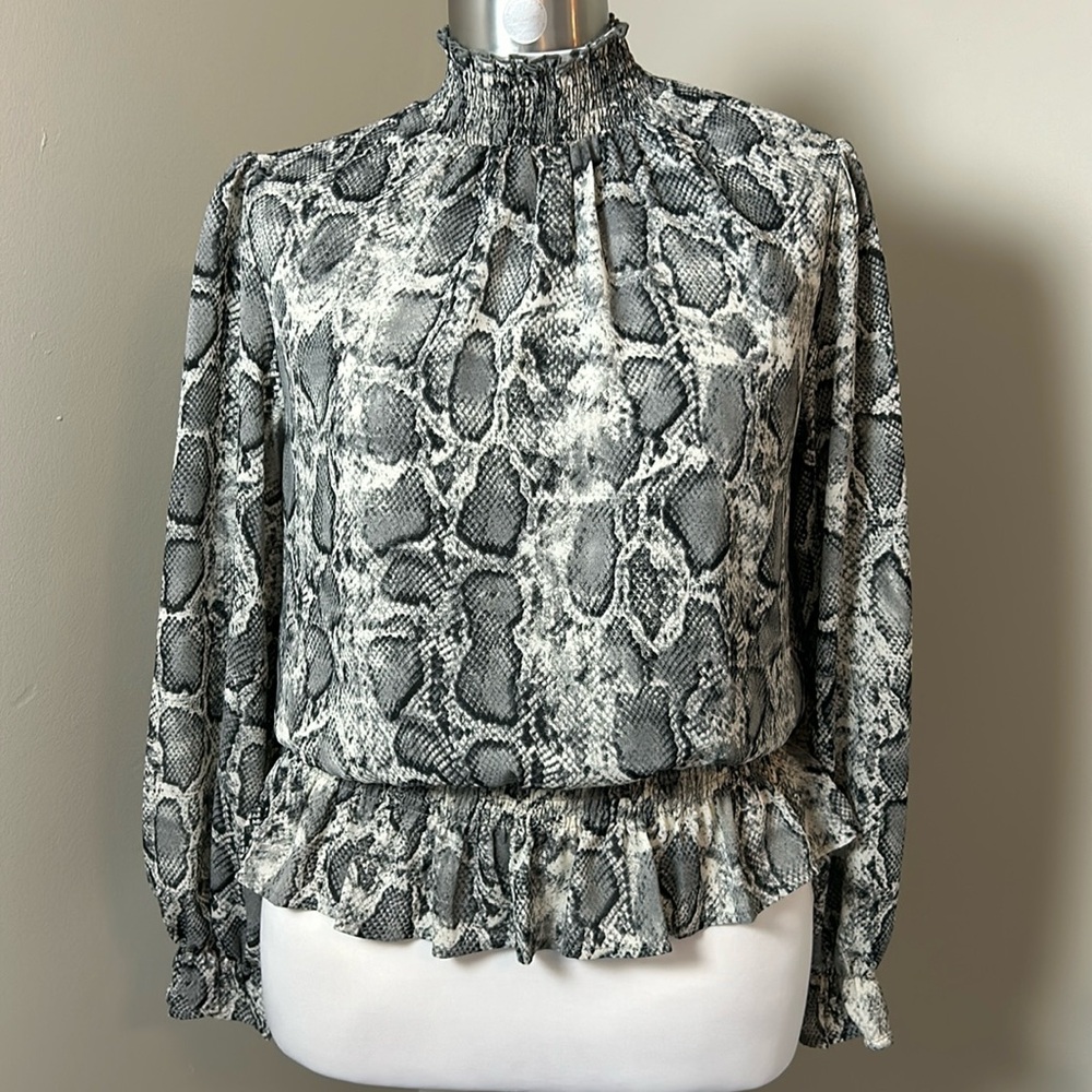 EE:SOME Gray Snakeskin Top Size Large
